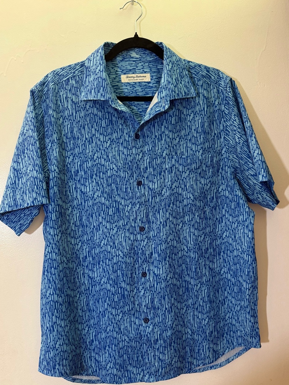 Tommy Bahama Blue Patterned Short-Sleeve Button-Down Shirt